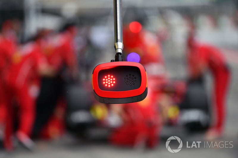Ferrari pit stop ışıkları