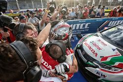 Race winner Tiago Monteiro, Honda Racing Team JAS, Honda Civic WTCC