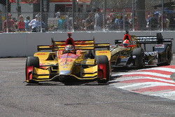 Ryan Hunter-Reay, Andretti Autosport Honda, James Hinchcliffe, Schmidt Peterson Motorsports Honda