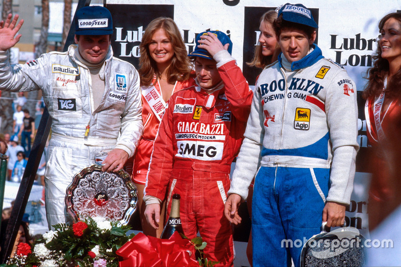 Gilles Villeneuve, primero, Jody Scheckter, segundo y Alan Jones, tercero