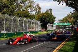 Kimi Raikkonen, Ferrari SF70H, Max Verstappen, Red Bull Racing RB13