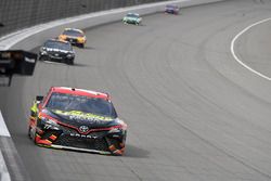 Erik Jones, Furniture Row Racing Toyota, Martin Truex Jr., Furniture Row Racing Toyota