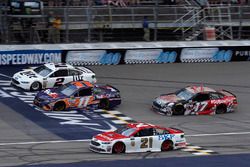 Brad Keselowski, Team Penske Ford, Denny Hamlin, Joe Gibbs Racing Toyota, Ryan Blaney, Wood Brothers Racing Ford