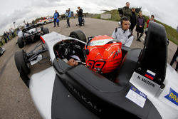 Nikita Mazepin, Hitech Grand Prix, Dallara F317 - Mercedes-Benz