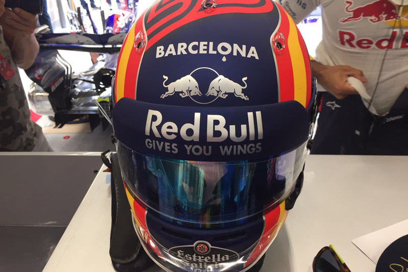 Detalle del casco de Carlos Sainz en Bélgica