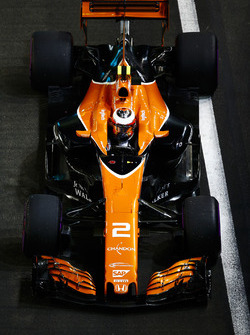 Temporada 2017 F1-singapore-gp-2017-stoffel-vandoorne-mclaren-mcl32