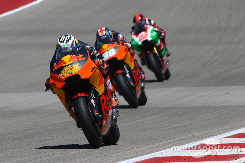 Pol Espargaro dikejar Bradley Smith dan Sam Lowes