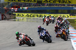 Eugene Laverty, Milwaukee Aprilia World Superbike Team; Alex Lowes, Pata Yamaha; Stefan Bradl, Honda