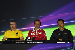 Nick Chester, Renault Sport F1 Team Technical Director, Luigi Fraboni, Ferrari Head of Engine Tracks