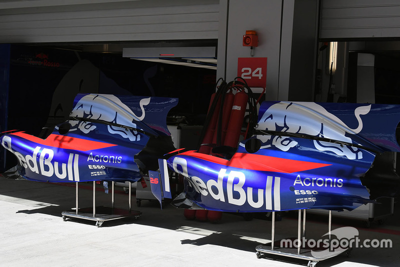 Scuderia Toro Rosso STR12 bodywork