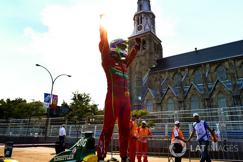 Lucas di Grassi, ABT Schaeffler Audi Sport, celebra después de ganar el Campeonato