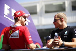 Sebastian Vettel, Ferrari y Valtteri Bottas, Mercedes AMG F1