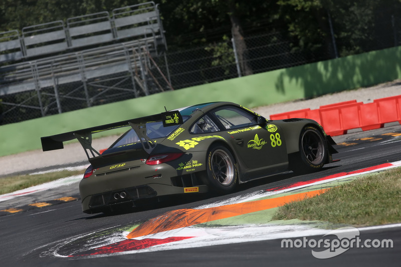 Porsche 997 GT3 R #88 Ebimotors: Venerdosi-Baccani