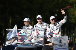 #2 Porsche Team Porsche 919 Hybrid: Timo Bernhard, Earl Bamber, Brendon Hartley