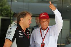 Боб Фернли, замруководителя Sahara Force India F1 Team и Ники Лауда, неисполнительный председатель M