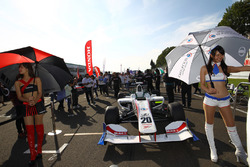グリッド上の関口雄飛(ITOCHU ENEX TEAM IMPUL)のマシン