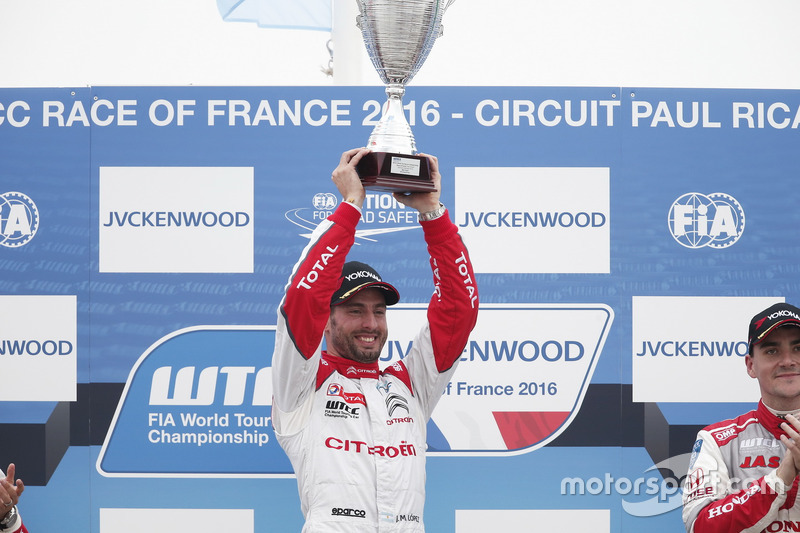 Race winner José María López, Citroën World Touring Car Team, Citroën C-Elysée WTCC