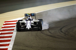 Валттери Боттас, Williams FW38 блокирует колеса на тороможении