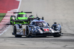 #1 Porsche Team Porsche 919 Hybrid: Timo Bernhard, Mark Webber, Brendon Hartley