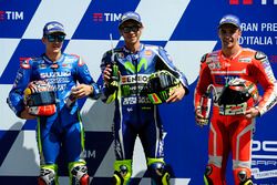 Polesitter Valentino Rossi, Yamaha Factory Racing, peringkat kedua qualifying for Maverick Viテアales, Team Suzuki MotoGP, peringkat ketiga qualifying for Andrea Iannone, Ducati Team
