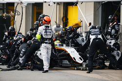 Sergio Perez, Sahara Force India F1 VJM09 makes a pit stop