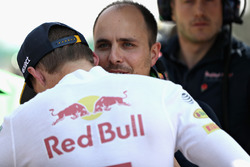 Max Verstappen, Red Bull Racing talks with race engineer Gianpiero Lambiase