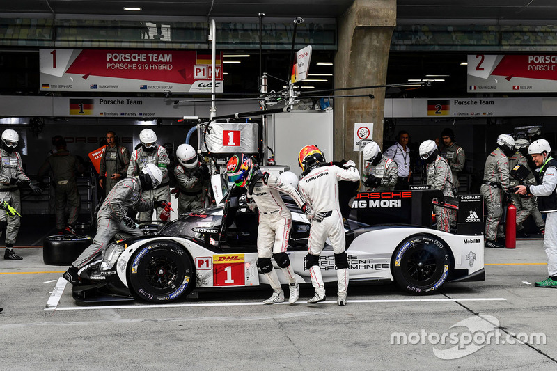 #2 Porsche Team Porsche 919 Hybrid: Romain Dumas, Neel Jani, Marc Lieb