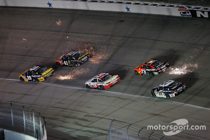 NASCAR, Fort Worth 2016: Matt Kenseth, Kurt Busch und Martin Truex Jr.