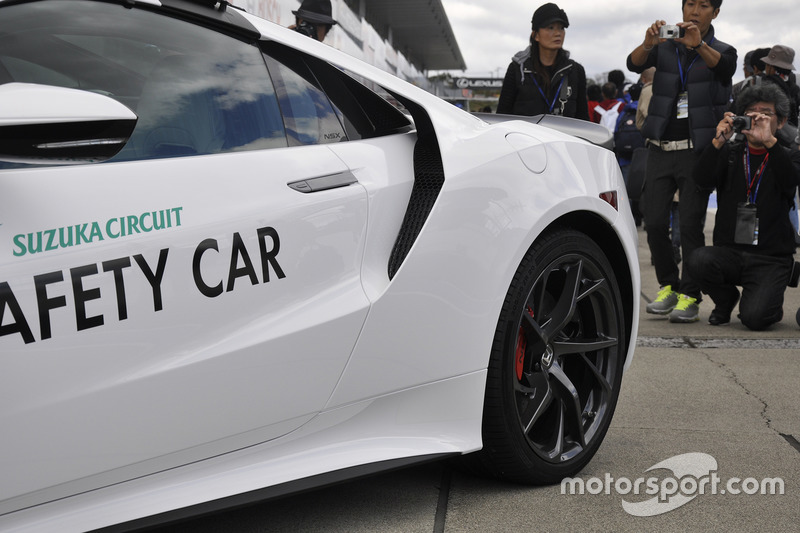 新型NSXセーフティカー（New NSX SafetyCar）