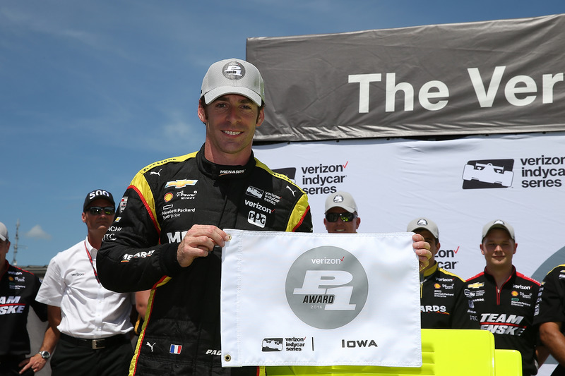 Ganador de la pole Simon Pagenaud, Team Penske Chevrolet