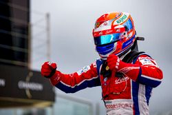 Le vainqueur Antonio Fuoco, Status Grand Prix dans le parc fermé