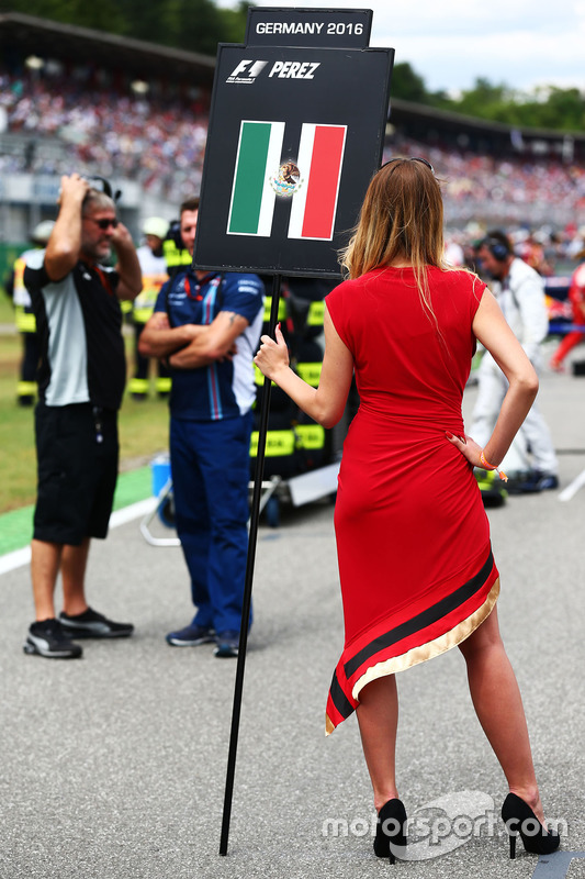 La grid girl di Sergio Perez, Sahara Force India F1