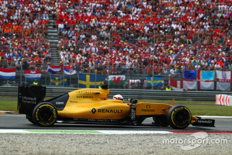 Kevin Magnussen, Renault Sport F1 Team RS16