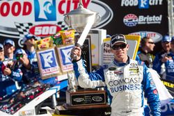 Ganador de la carrera Carl Edwards, Joe Gibbs Racing Toyota