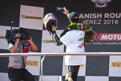 Le vainqueur Kenan Sofuoglu, Puccetti Racing