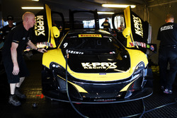 #9 K-Pax Racing McLaren 650S GT3: Alvaro Parente