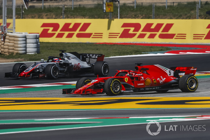 Sebastian Vettel, Ferrari SF71H runs wide