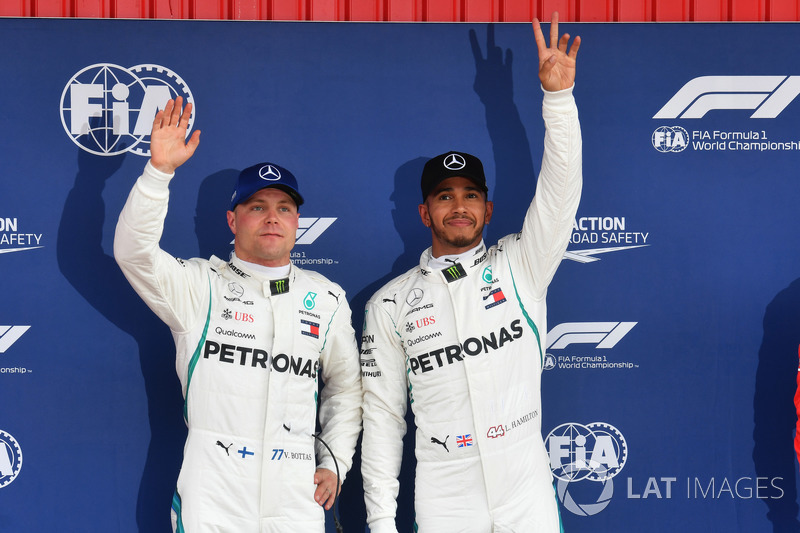 Valtteri Bottas, Mercedes-AMG F1 y Lewis Hamilton, Mercedes-AMG F1 celebra en parc ferme