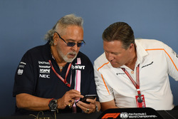 Dr. Vijay Mallya, Force India Formula One Takım Sahibi ve Zak Brown, McLaren Racing CEO