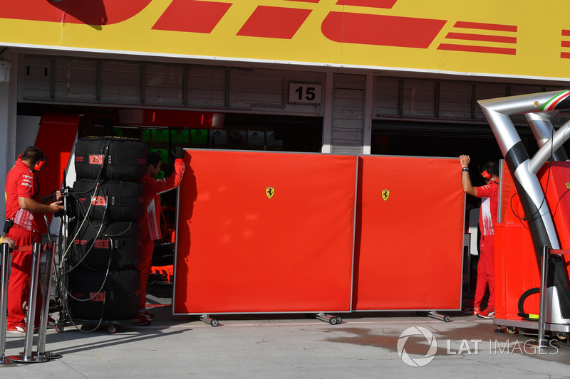 Ferrari garage screens