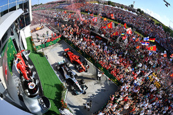 Podium : le vainqueur Lewis Hamilton, Mercedes AMG F1, le deuxième, Sebastian Vettel, Ferrari, le troisième, Kimi Raikkonen, Ferrari