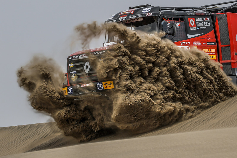 Мартин ван ден Бринк, Ваутер Росегар и Даниэл Козловски, Mammoet Rallysport, Renault CBH 385