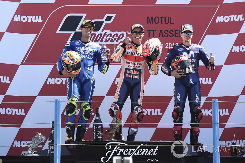 Podio: 1º Marc Márquez, 2º Alex Rins, 3º Maverick Viñales