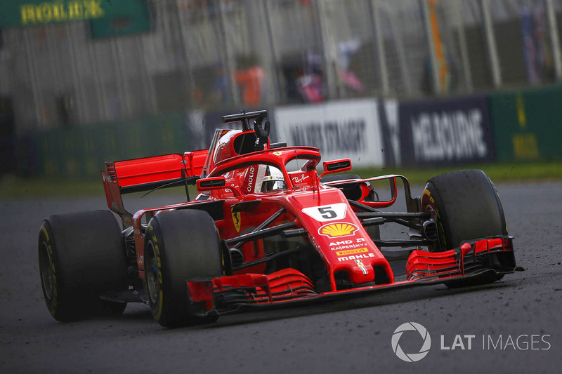 Sebastian Vettel, Ferrari SF71H, celebra en su cabina después de ganar la carrera