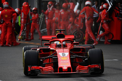 Sebastian Vettel, Ferrari SF71H pit stop