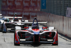 Nick Heidfeld, Mahindra Racing devant Edoardo Mortara, Venturi Formula E Team