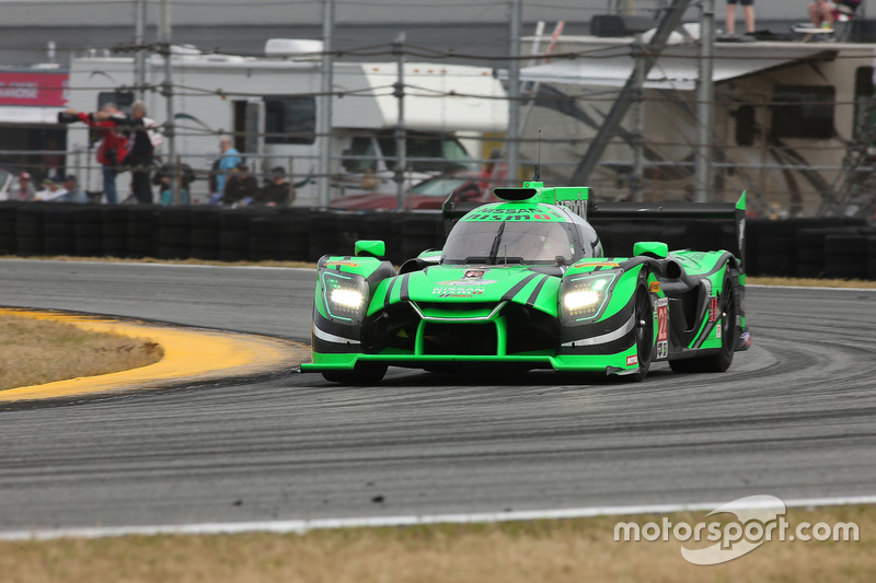 #22 Tequila Patron ESM Nissan DPi: Pipo Derani, Johannes van Overbeek