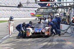 #23 United Autosports Ligier LMP2, P: Phil Hanson, Lando Norris, Fernando Alonso pit stop