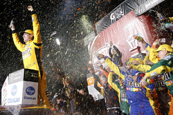 Yarış galibi Kyle Busch, Joe Gibbs Racing