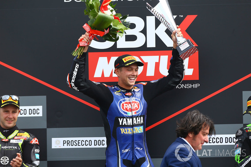 Podio: ganador de la carrera Michael van der Mark, Pata Yamaha